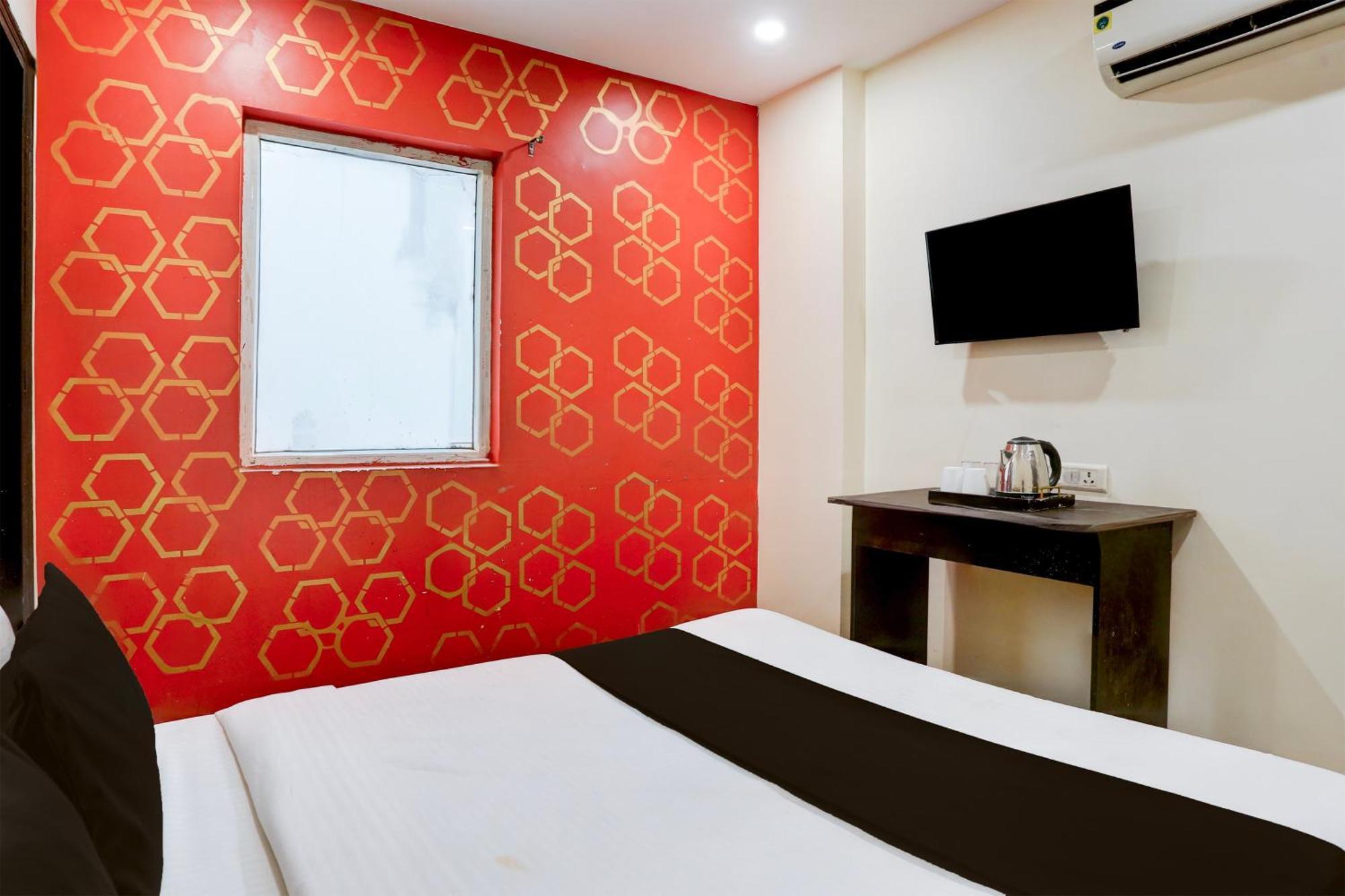Super Hotel O S J Residency 델리 외부 사진
